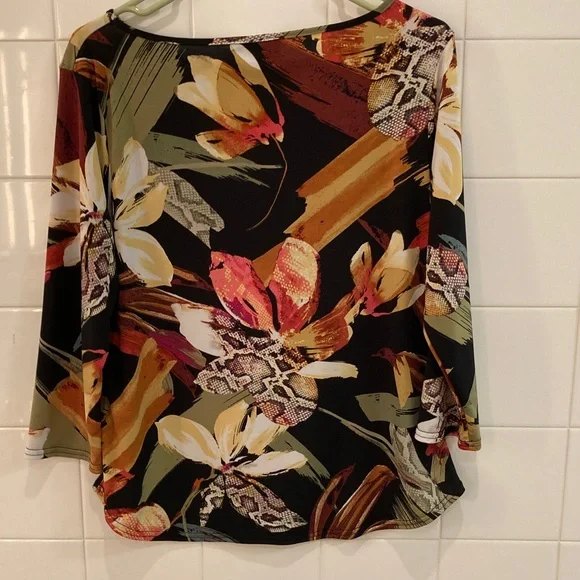 Peck & Peck Women's 3/4 Sleeve Tops - Floral and Abstract Multicolor - Picture 5 of 7